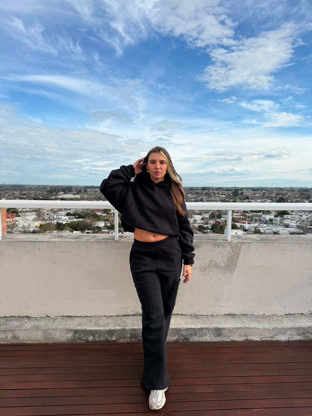 Conjunto deportivo Dama/ Pantalon wide leg NEGRO