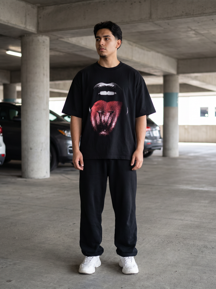 Remera Vinnare Mouth puesta, cuerpo entero