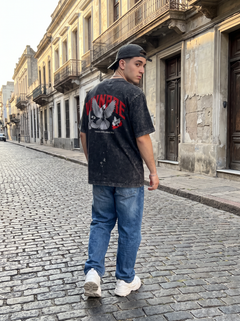 Remera washed Vinnare Peace, estampado en la espalda, en Ciudad Vieja, Montevideo