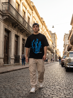 Remera oversize Lost Soul estampado azul en Ciudad Vieja, Montevideo