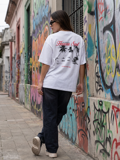 Remera blanca Sunset Heaven Sent en Cordón, Montevideo