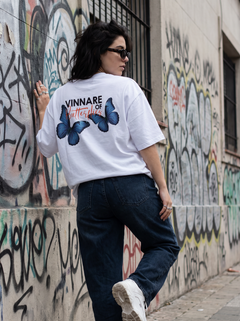 Remera blanca Vinnare butterfly en Cordón, Montevideo