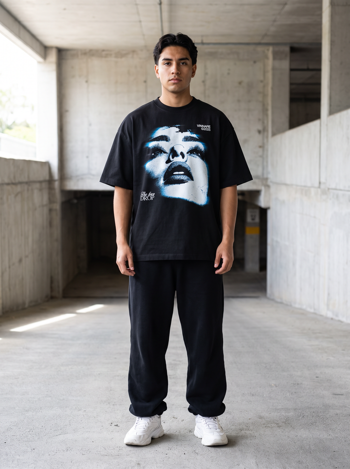 Remera Blue Face Vinnare puesta, estampado adelante, cuerpo entero